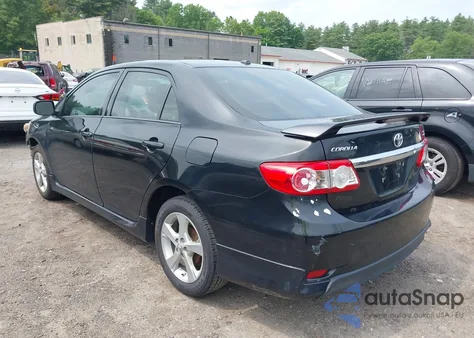 2011 Toyota Corolla S z USA, uszkodzony, nr VIN 2T1BU4EEXBC733044